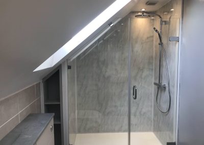 Large shower in Apple Loft
